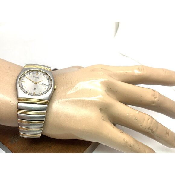 Seiko Men's Watch 5H23-6130 Vintage Quartz Silver Dial Day Date Two Tone Steel - Picture 5 of 14